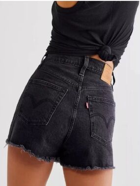 LEVIS *NWT RIBCAGE SHORTS SUPER HIGH RISE SLIM THROUGH HIP | Sz: 25